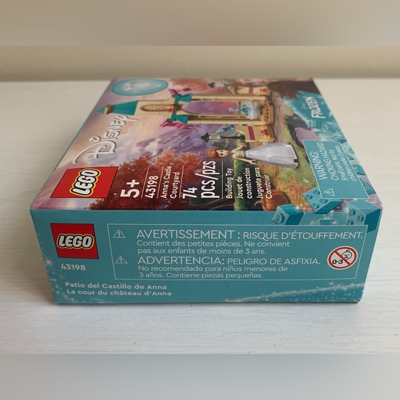 Lego Disney Frozen Anna’s Castle Courtyard Set 43198 - Picture 5 of 6